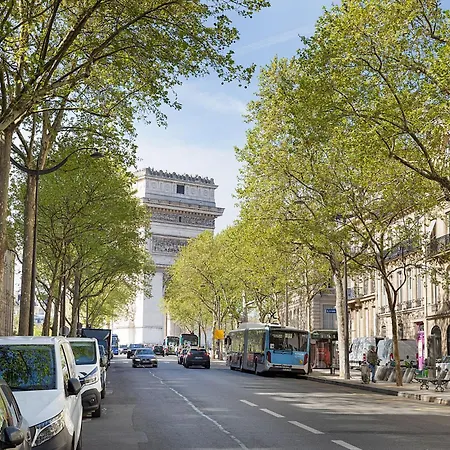 Wonderful Near Champs-elysees Apartament Paryż